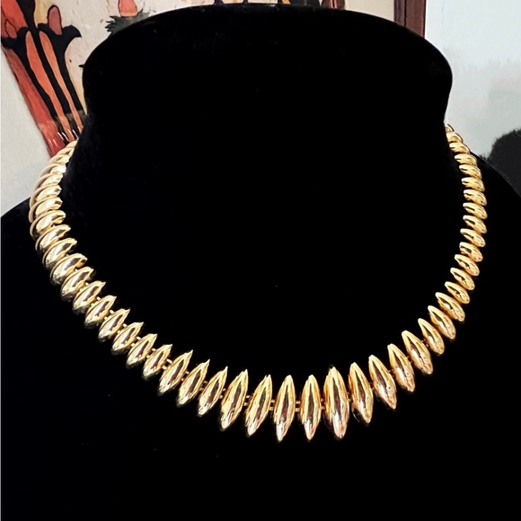 Unmarked Beauty Jewelry - Domed Navette Contour Choker Necklace w/a Polished Finish